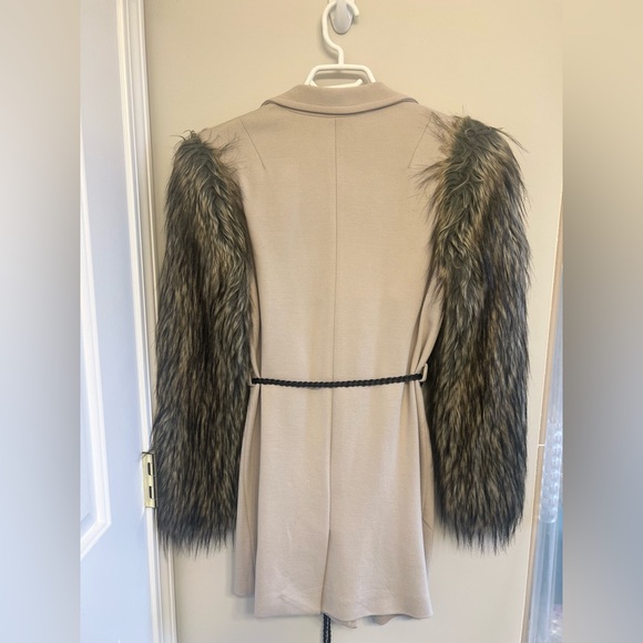 Robert Rodriguez coat with faux fur Sleeves - Picture 3 of 5